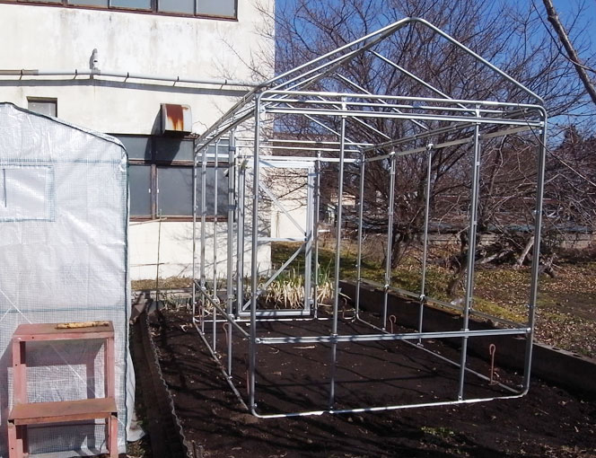 家庭菜園のガーデンプラスハウスを建てる